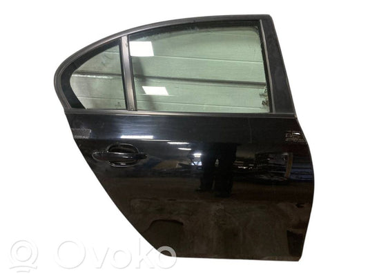 Задняя дверь