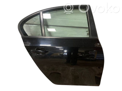 Aizmugurējās durvis