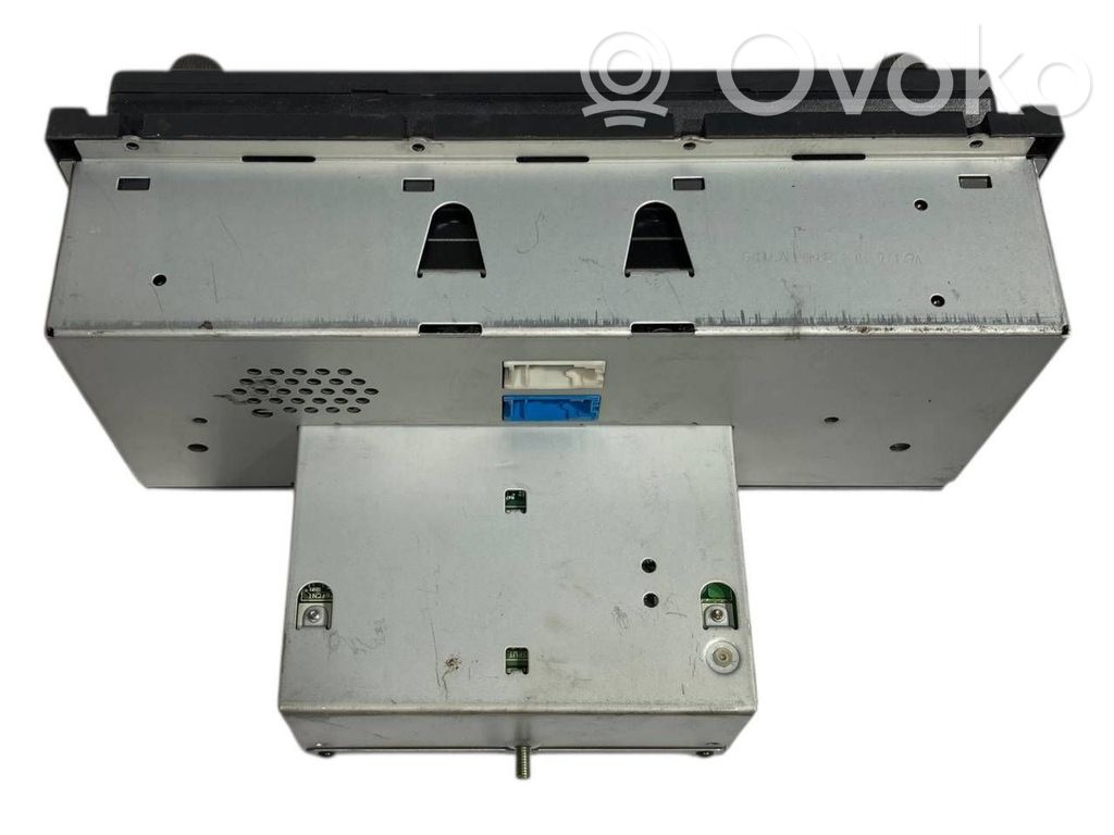 Radio / CD/DVD atskaņotājs / navigācija