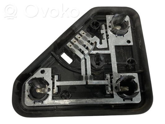 Aizmugures spuldzes vāka turētājs