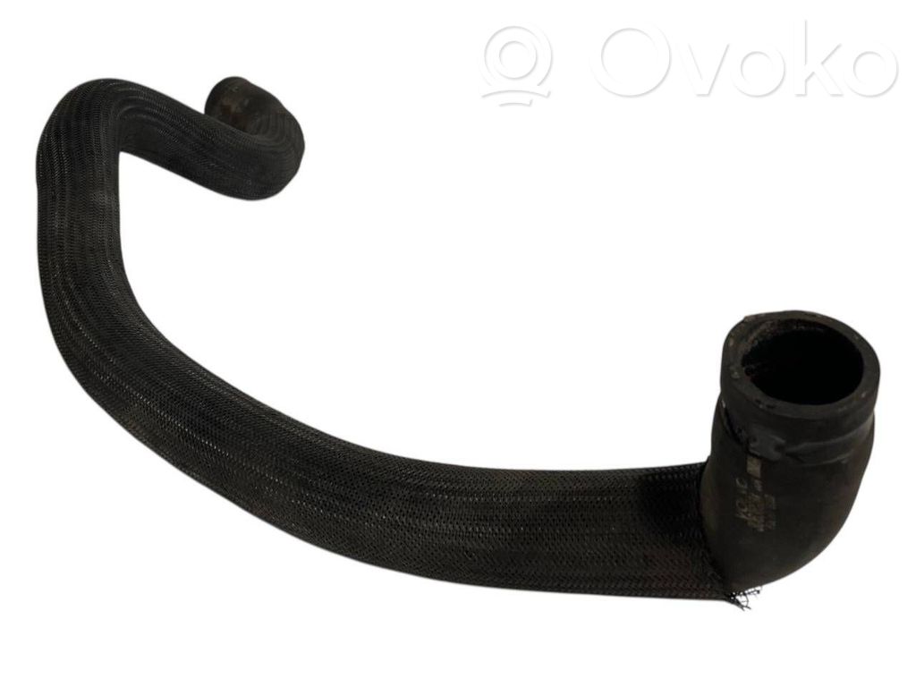 Caurulīte (-es) / šļūtene (-es)