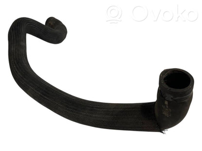 Caurulīte (-es) / šļūtene (-es)