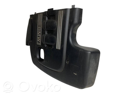 Dzinēja pārsegs (dekoratīva apdare)