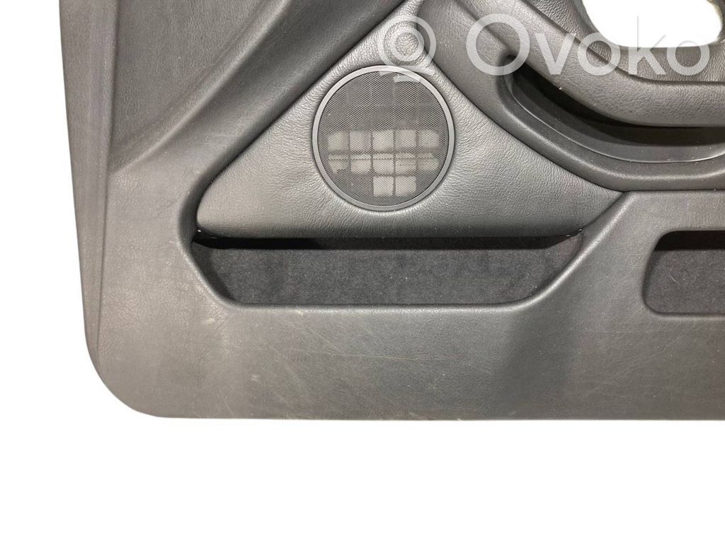 Priekšējo durvju apdare