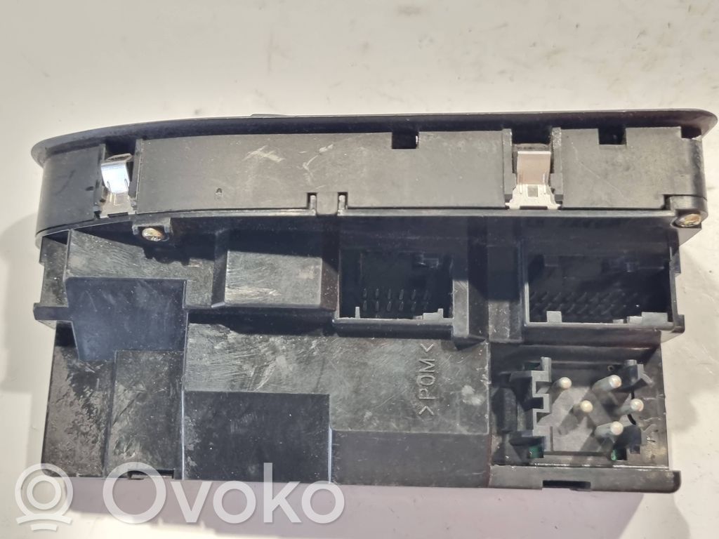 Logu pacēlāju vadības slēdzis (-dži)