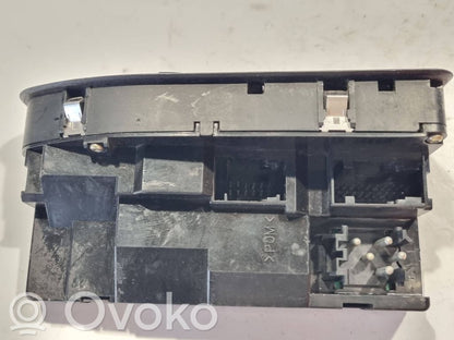 Logu pacēlāju vadības slēdzis (-dži)