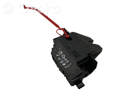 Aizmugurējā pārsega slēdzene