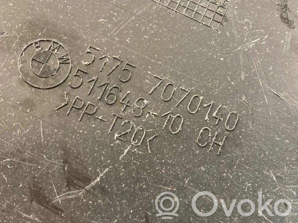 Aizmugurējā bufera apakšas aizsargs