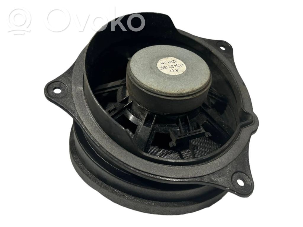 Skaļrunis (-i) priekšējās durvīs