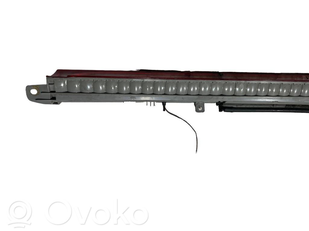 Papildu bremžu signāla lukturis