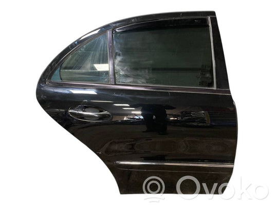 Aizmugurējās durvis