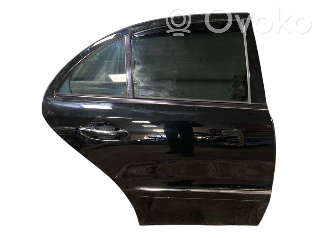 Задняя дверь