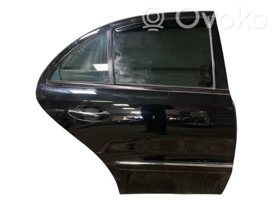 Задняя дверь