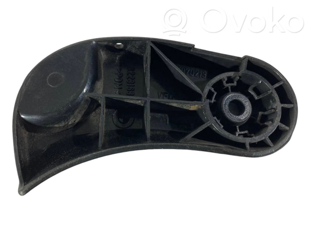 Engine hood release handle