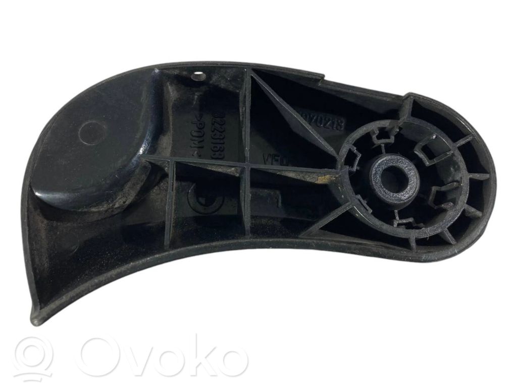 Engine hood release handle