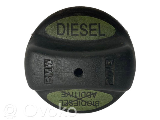 Крышка топливного бака с резьбой