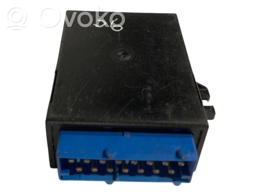 Logu tīrītāju relejs