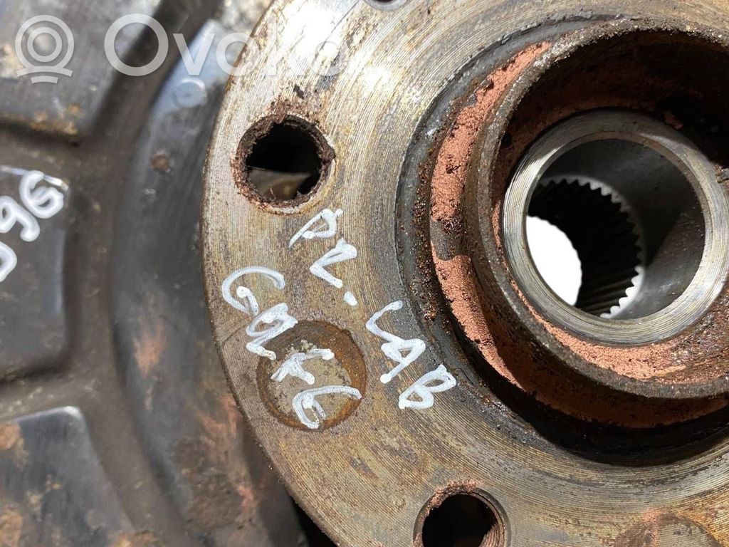 Priekšējā riteņa rumbas vārpstas šarnīrs (stupica, capfa)