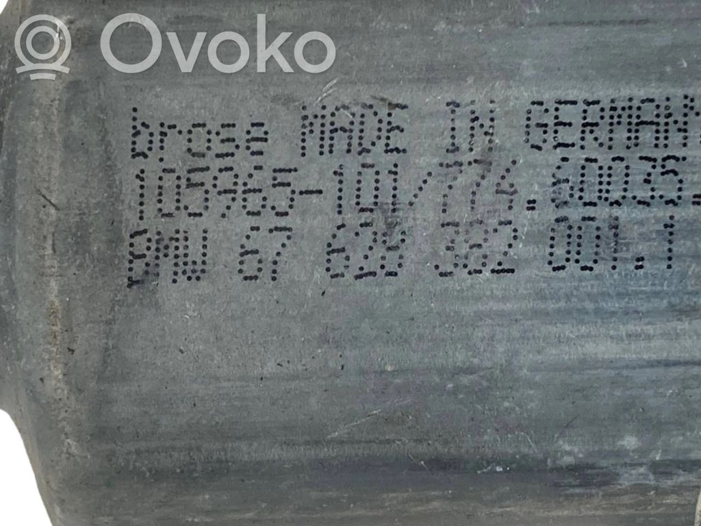 Priekšpusē elektriskā loga pacelšanas mehānisma komplekts