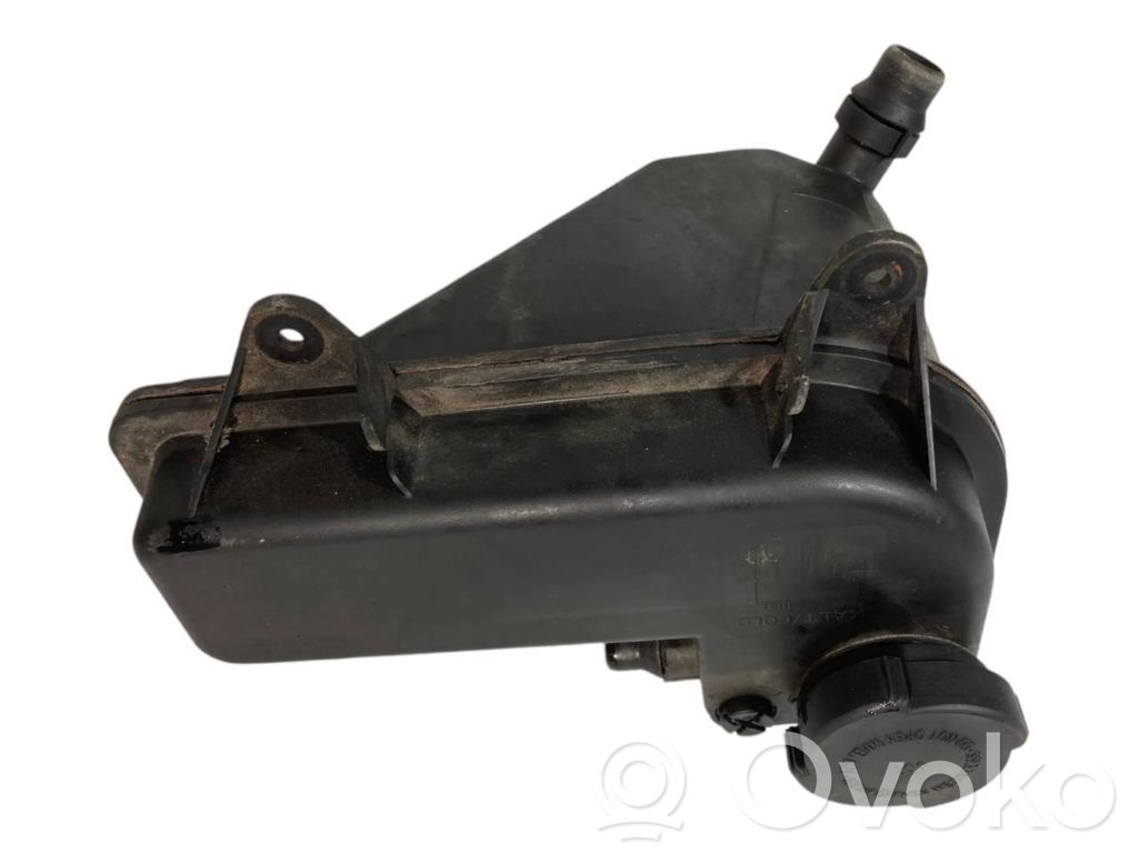 Dzesēšanas šķidruma izplešanās tvertne