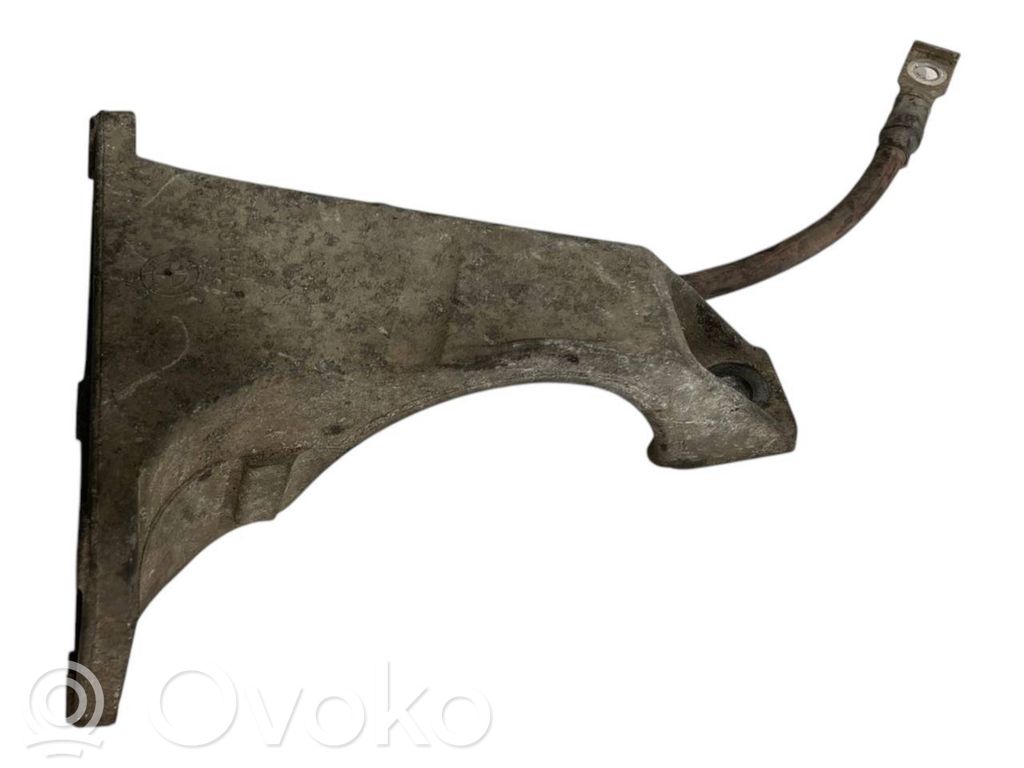 Dzinēja nostiprināšanas stiprinājums-kronšteins