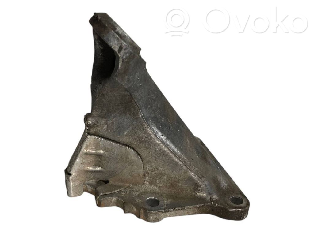 Dzinēja nostiprināšanas stiprinājums-kronšteins