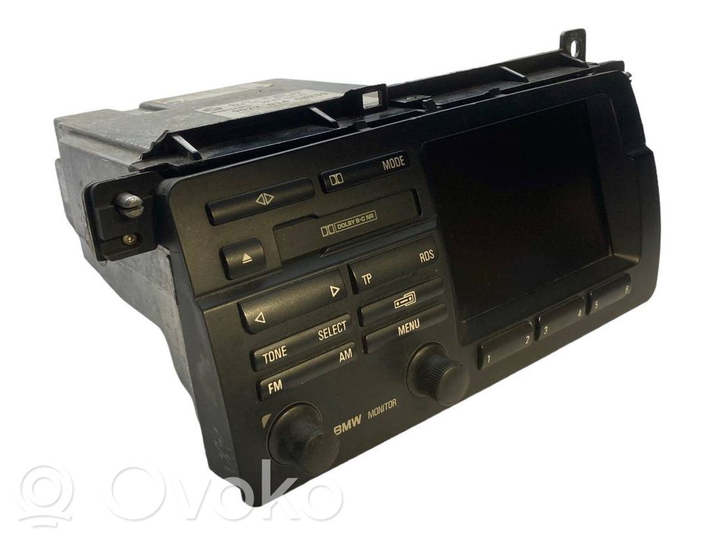 Radio / CD/DVD atskaņotājs / navigācija