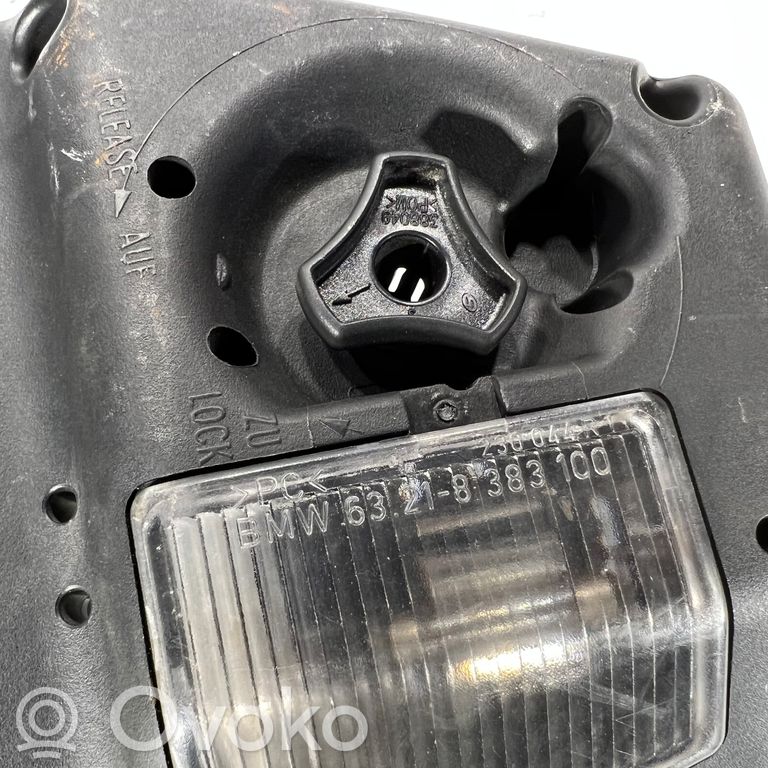 Держатель крышки заднего фонаря