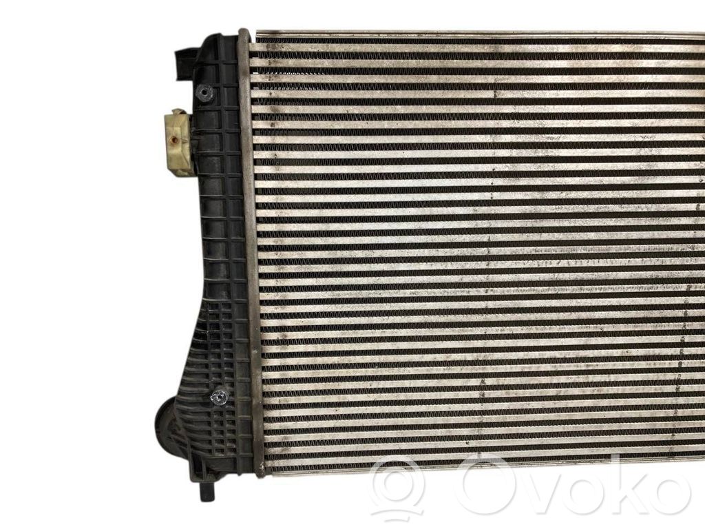 Starpdzesētāja radiators