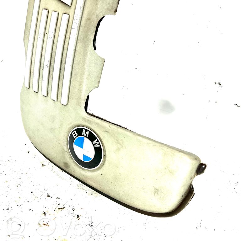 Engine cover (decorative trim)