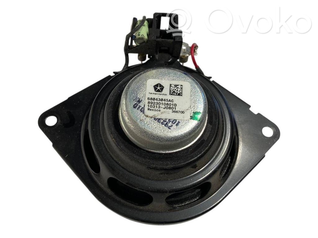 Skaļrunis (-i) priekšējās durvīs