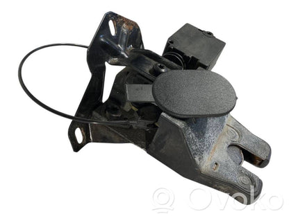 Aizmugurējā pārsega slēdzene