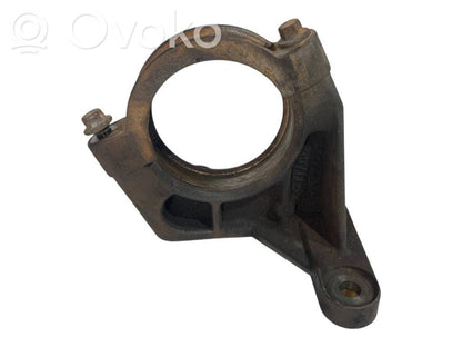 Pusass sakabes gultņa stiprinājums