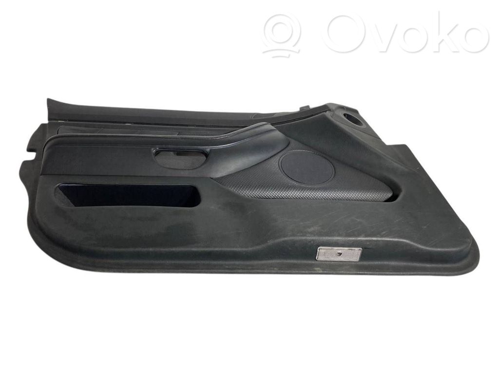 Priekšējo durvju apdare