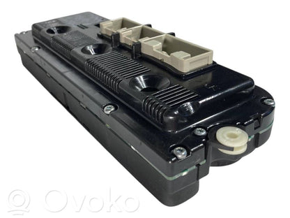 Gaisa kondicioniera / klimata kontroles / salona apsildes vadības bloks (salonā)