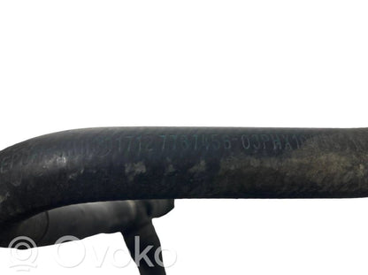 Caurulīte (-es) / šļūtene (-es)