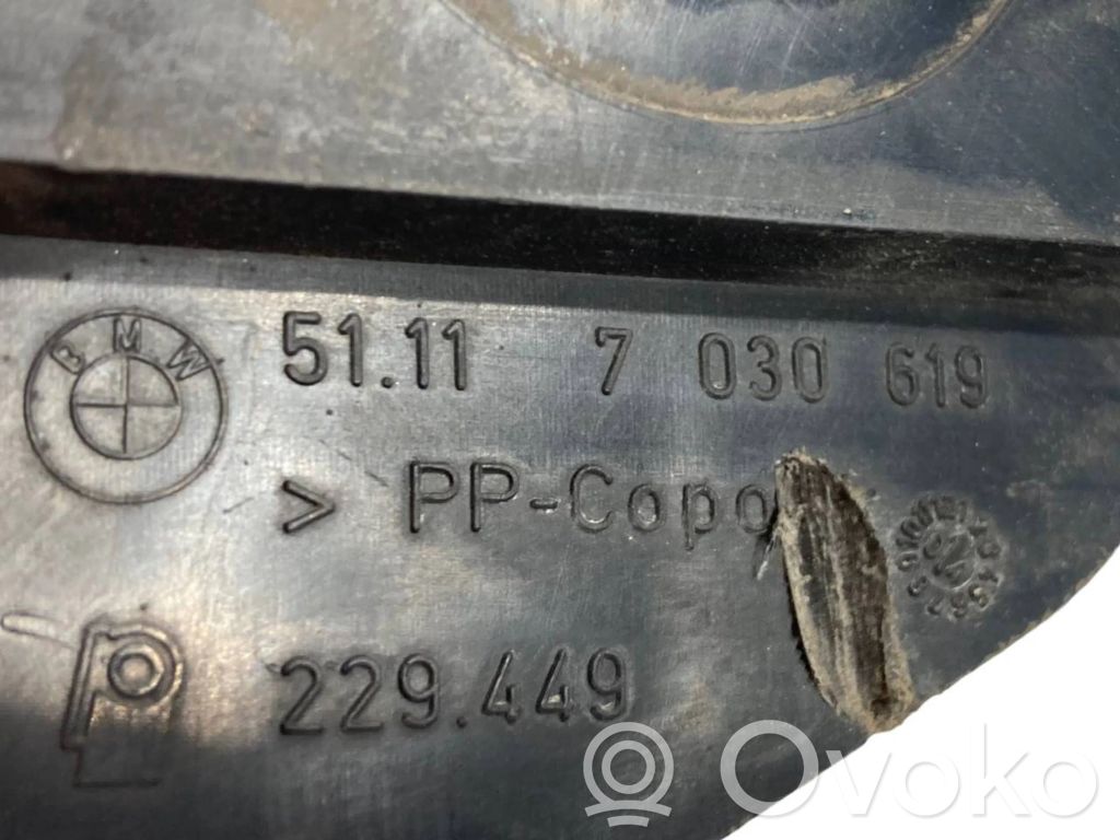 Priekšpusē bampera turētājs