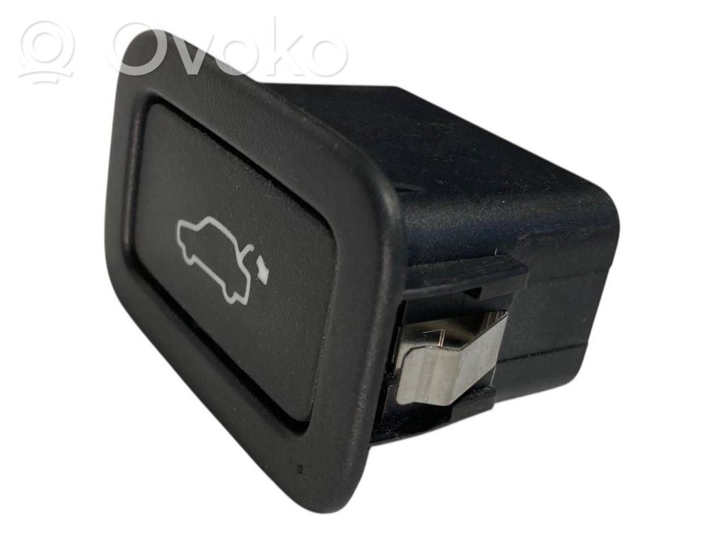 Aizmugures durvju atvēršanas slēdzis