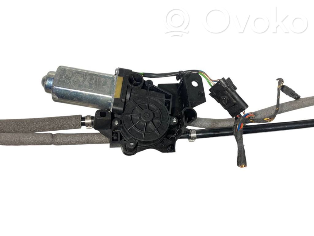 Aizmugurējā pārsega pievilcējs