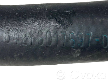 Caurulīte (-es) / šļūtene (-es)