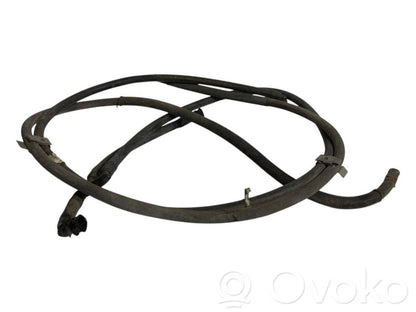 Lukturu mazgāšanas šķidruma trubiņa (-as)