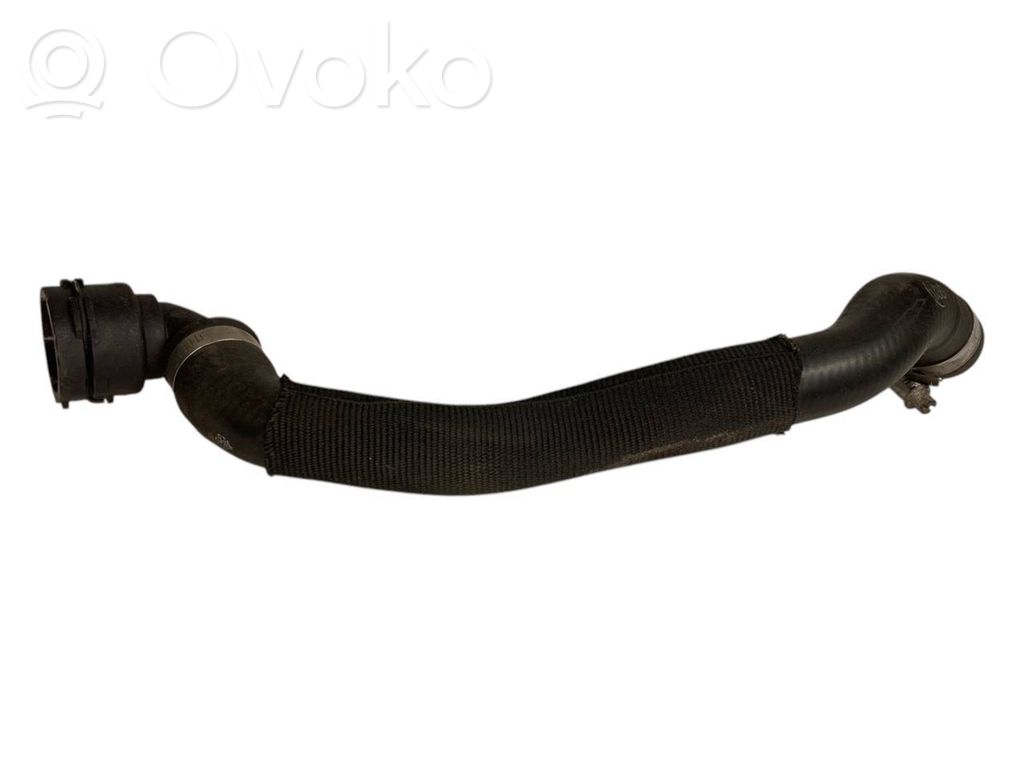 Caurulīte (-es) / šļūtene (-es)