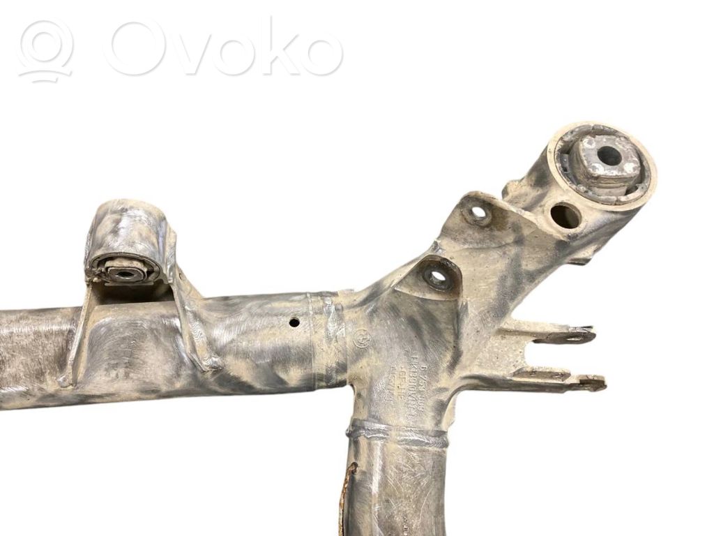 Pusrāmis aizmugurējais / priekšējais