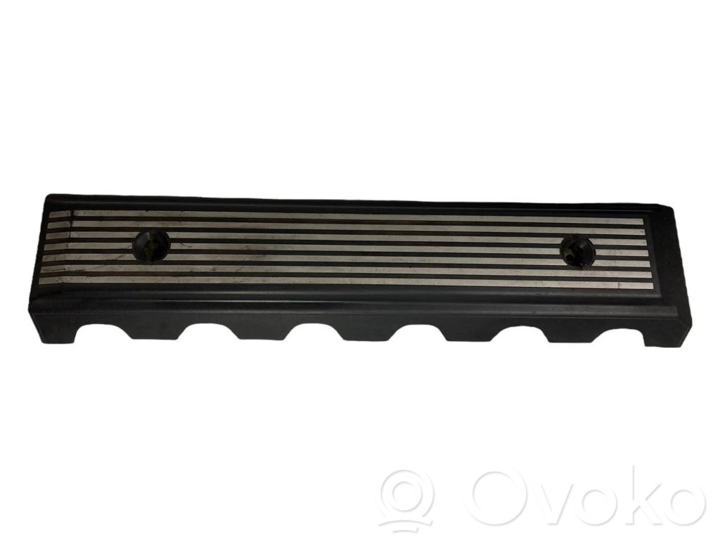 Engine cover (decorative trim)