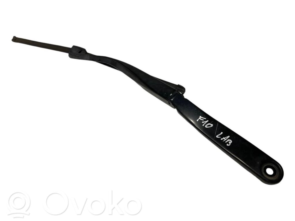 Priekšējā loga tīrītāja kājiņa