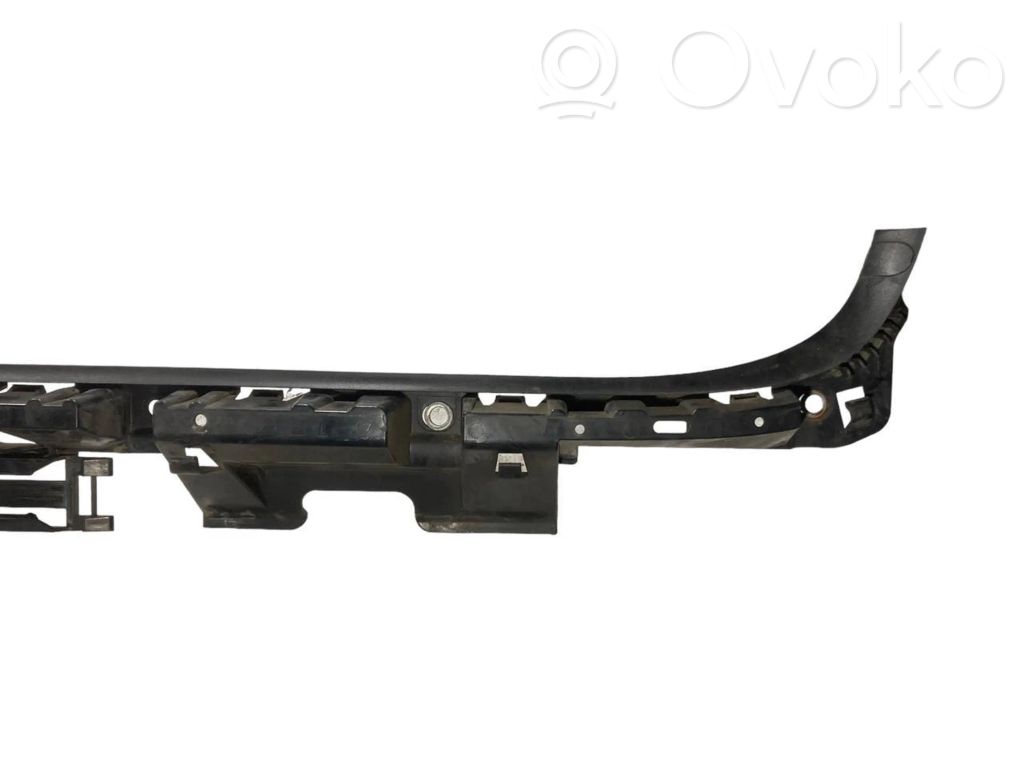 Rear bumper mounting bracket