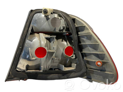 Aizmugurējais lukturis virsbūvē