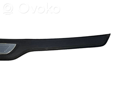 Aizmugurējā sliekšņa dekoratīvā apdare (iekšējā)