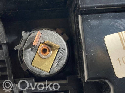 Gaisa kondicioniera / klimata kontroles / salona apsildes vadības bloks (salonā)