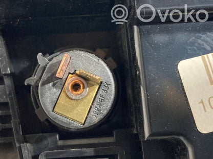 Gaisa kondicioniera / klimata kontroles / salona apsildes vadības bloks (salonā)